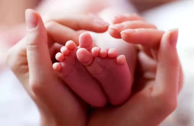 【可爱如你】如约而至的你——首个“20后”宝宝