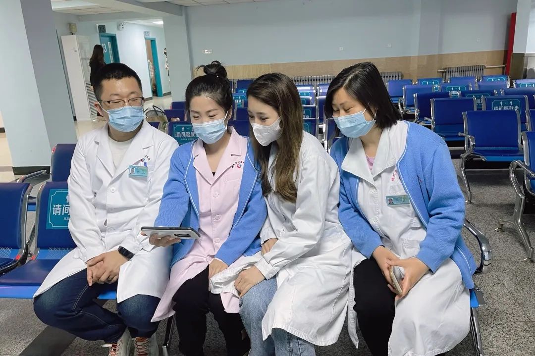 【青春团建】青春臂膊激扬时代潮音——锦州市妇婴医院团干部、团员收看庆祝中国共产主义青年团成立100周年大会