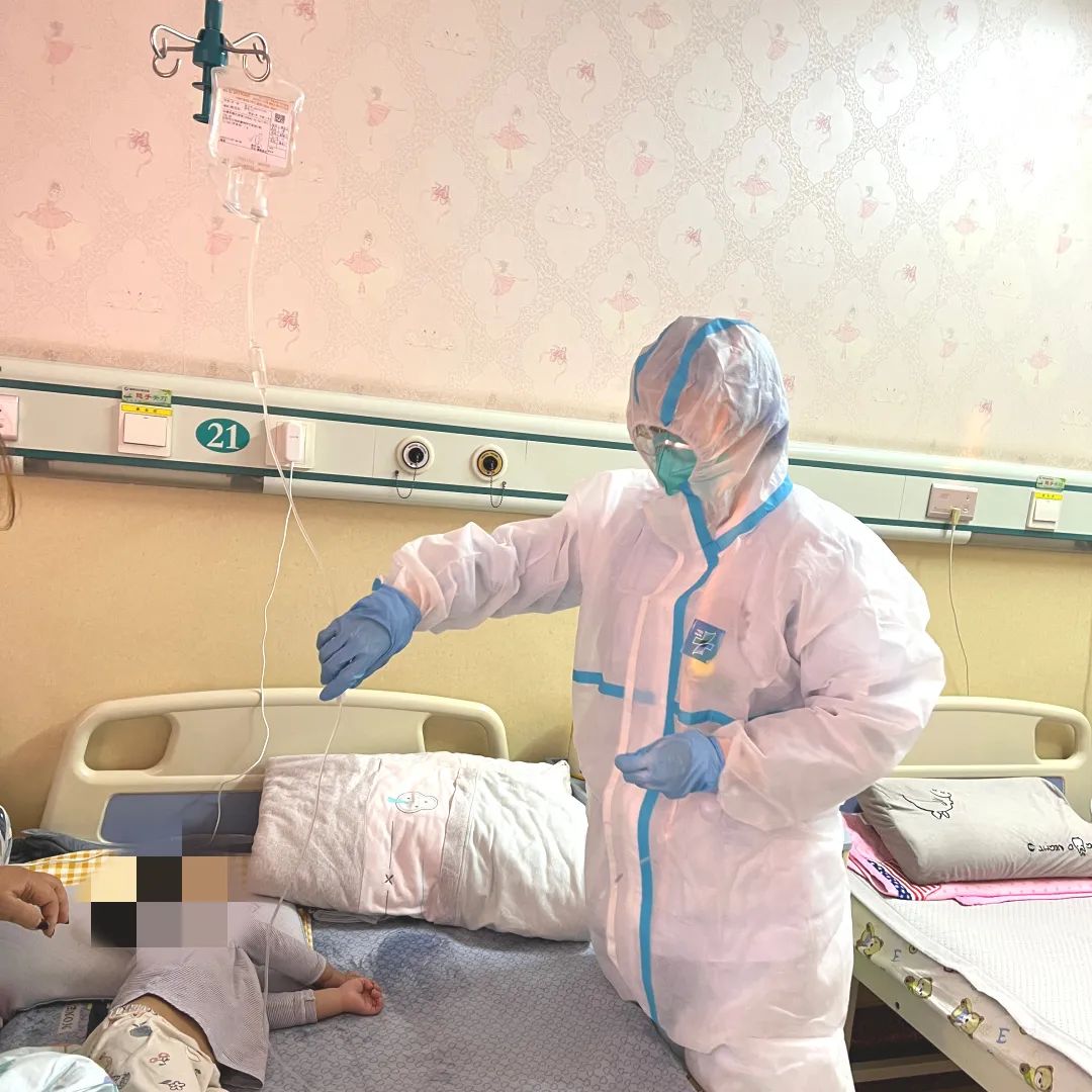 【“疫”路有我】儿科病房的24小时