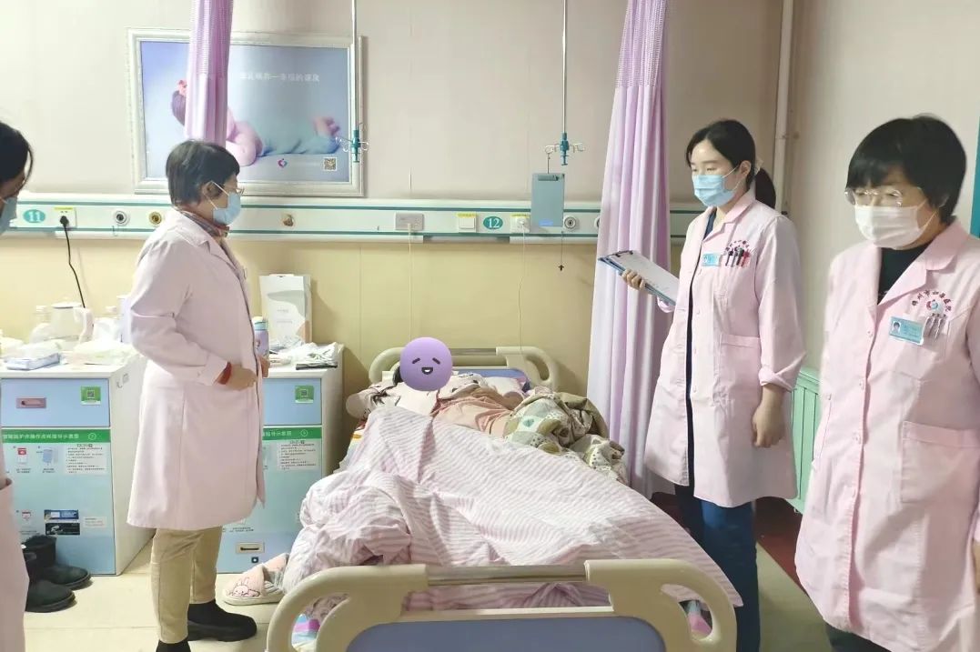 【有温度的医院】龙凤迎新年 锦旗暖人心