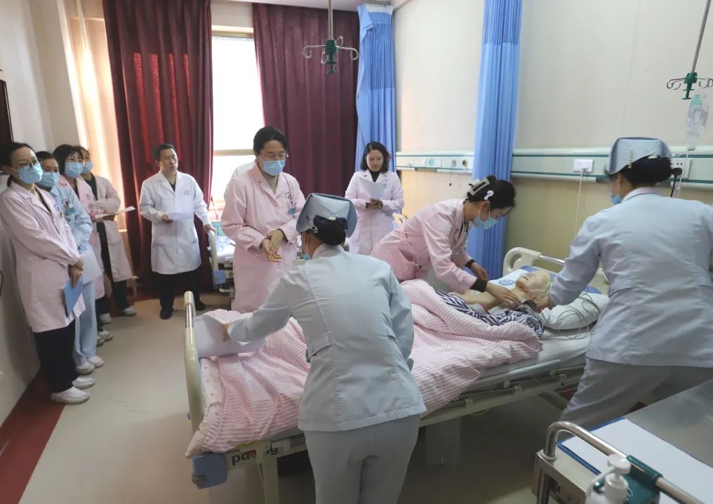 【急救演练】以演为战 以练筑防——记妇二科急救演练比赛