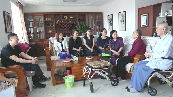 【走访慰问】七一走访党情深 温情满满心意浓