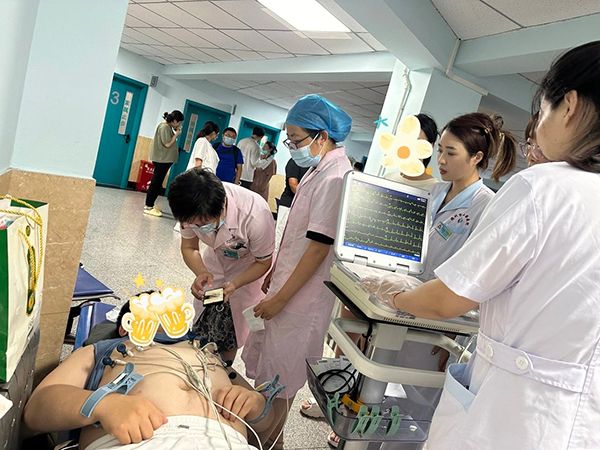 【有温度的医院】“医”无反顾救危难，方寸之间显仁心