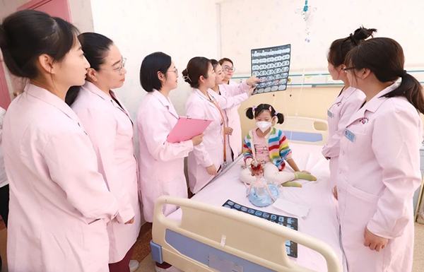 【科室风采】千淘万漉虽辛苦，吹尽狂沙始到金——不断探索中的小儿血液内分泌科