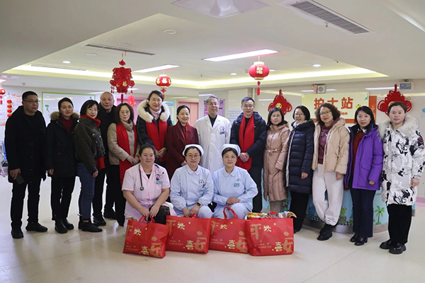 【除夕慰问】心团圆 似繁星，点亮除夕夜——医院党政领导班子慰问一线在岗职工和住院患者